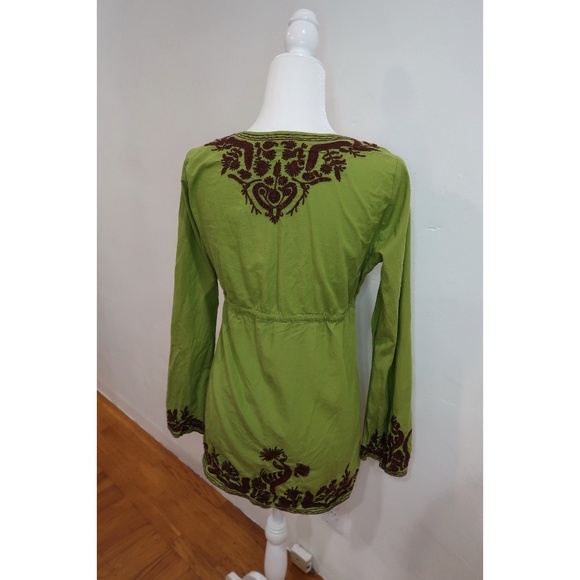 🔴  Green Blouse - Picture 5 of 5